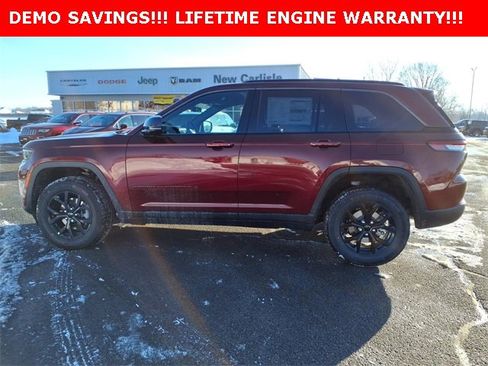 New 2026 Jeep Grand Cherokee Altitude image 4