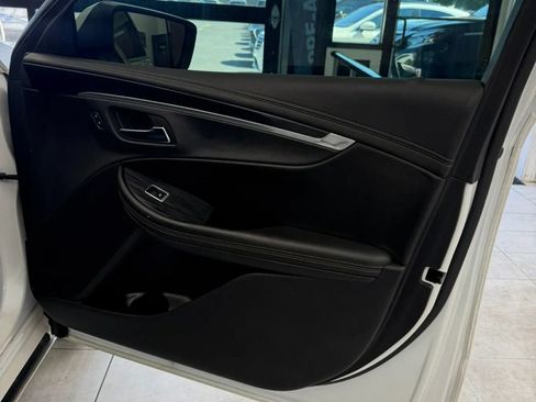 Used 2016 Chevrolet Impala LT w/ Convenience Package FWD image 9