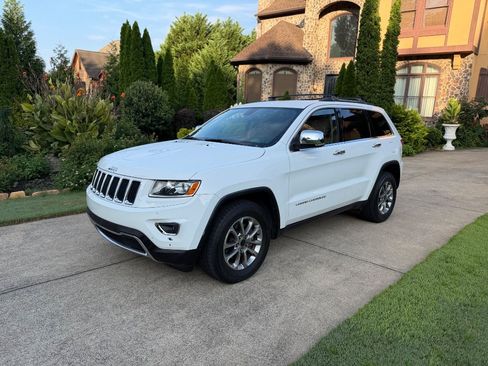 Used 2014 Jeep Grand Cherokee Limited w/ Trailer Tow Group IV RWD image 2
