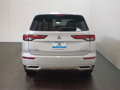 Used 2024 Mitsubishi Outlander 4WD Plug-In Hybrid image 5