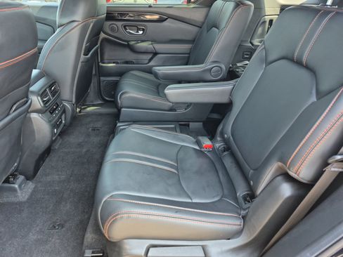 Used 2025 Honda Pilot TrailSport image 20
