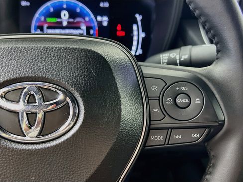 Used 2026 Toyota Corolla SE FWD image 19