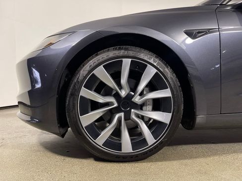 Used 2025 Tesla Model 3 Long Range image 11