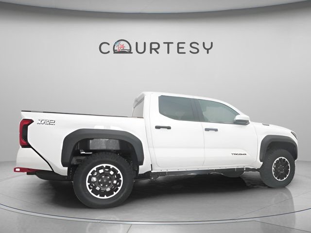 Certified 2025 Toyota Tacoma TRD Off-Road AWD/4WD image 27