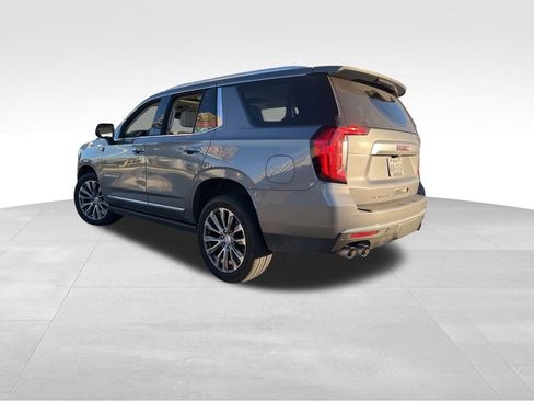 Used 2021 GMC Yukon Denali w/ Denali Premium Package image 3