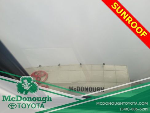 Used 2017 Toyota RAV4 XLE image 31