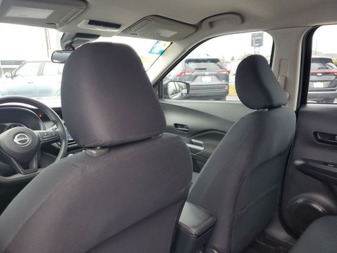 Used 2024 Nissan Kicks S image 11