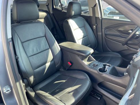 Used 2024 GMC Terrain SLT image 38