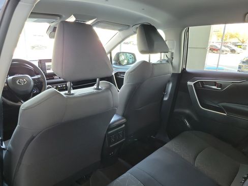 Used 2021 Toyota RAV4 XLE image 26