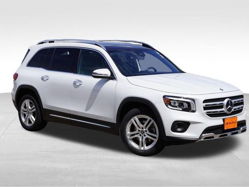 Used 2022 Mercedes-Benz GLB 250 4MATIC image 1