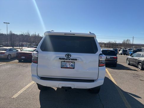 Used 2018 Toyota 4Runner SR5 image 5