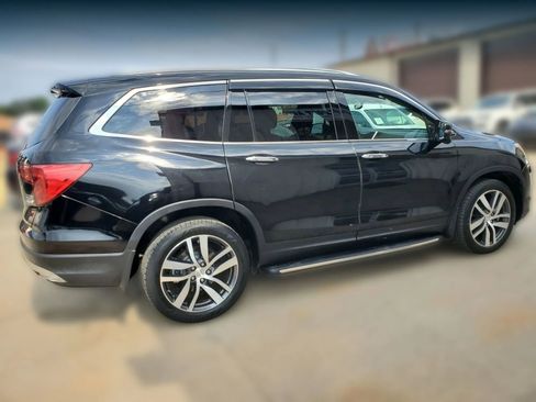 Used 2018 Honda Pilot Touring image 17