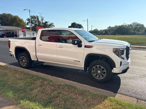 Used 2025 GMC Sierra 1500 AT4 AWD/4WD image 7