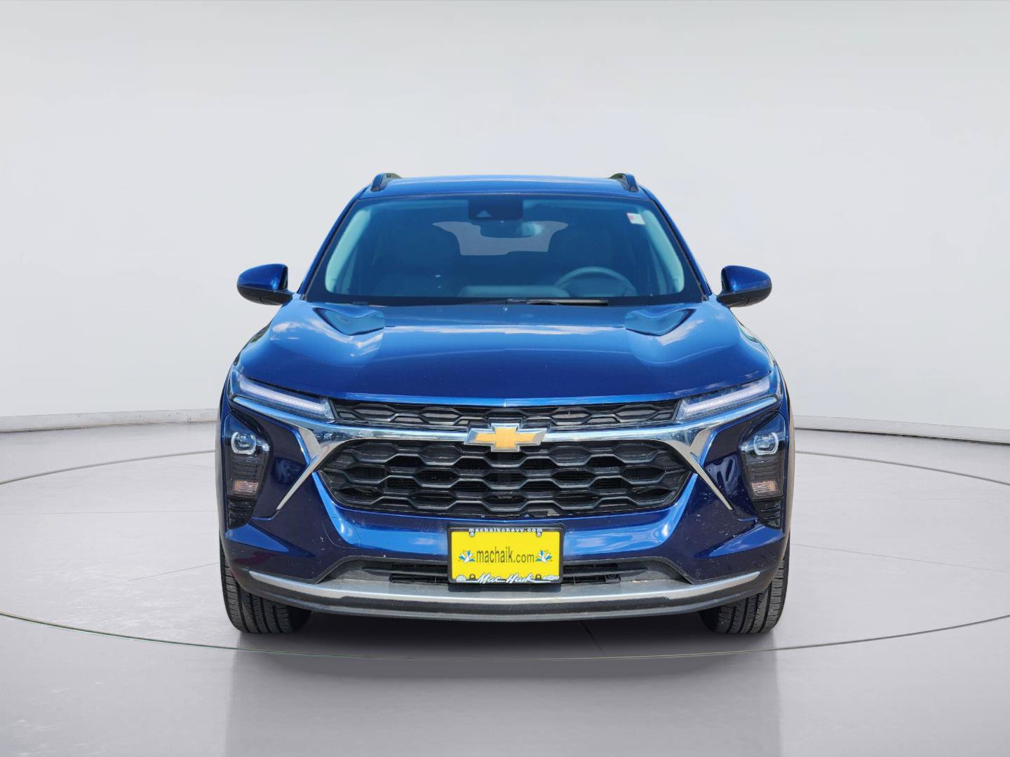 Used 2024 Chevrolet Trax LT FWD image 2