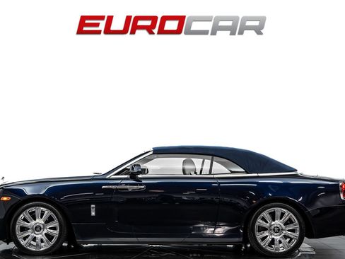Used 2017 Rolls-Royce Dawn RWD image 3