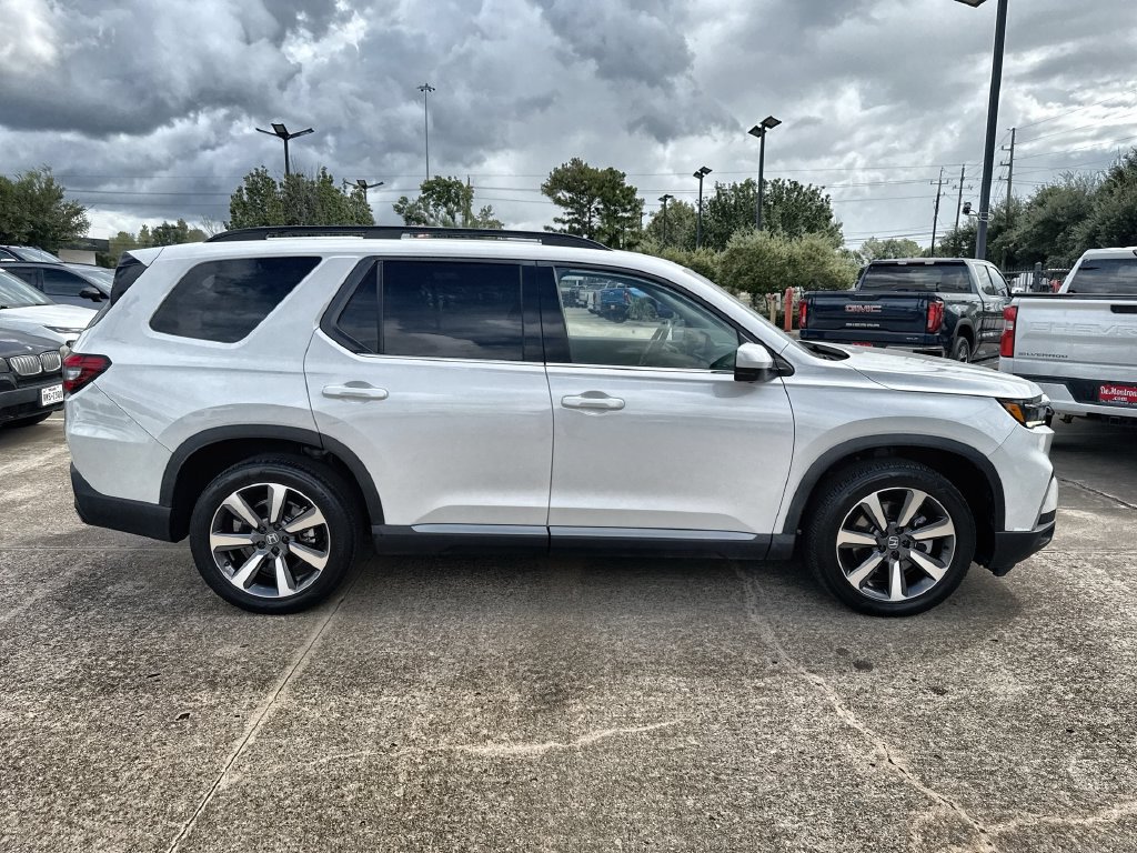Used 2025 Honda Pilot Elite image 10