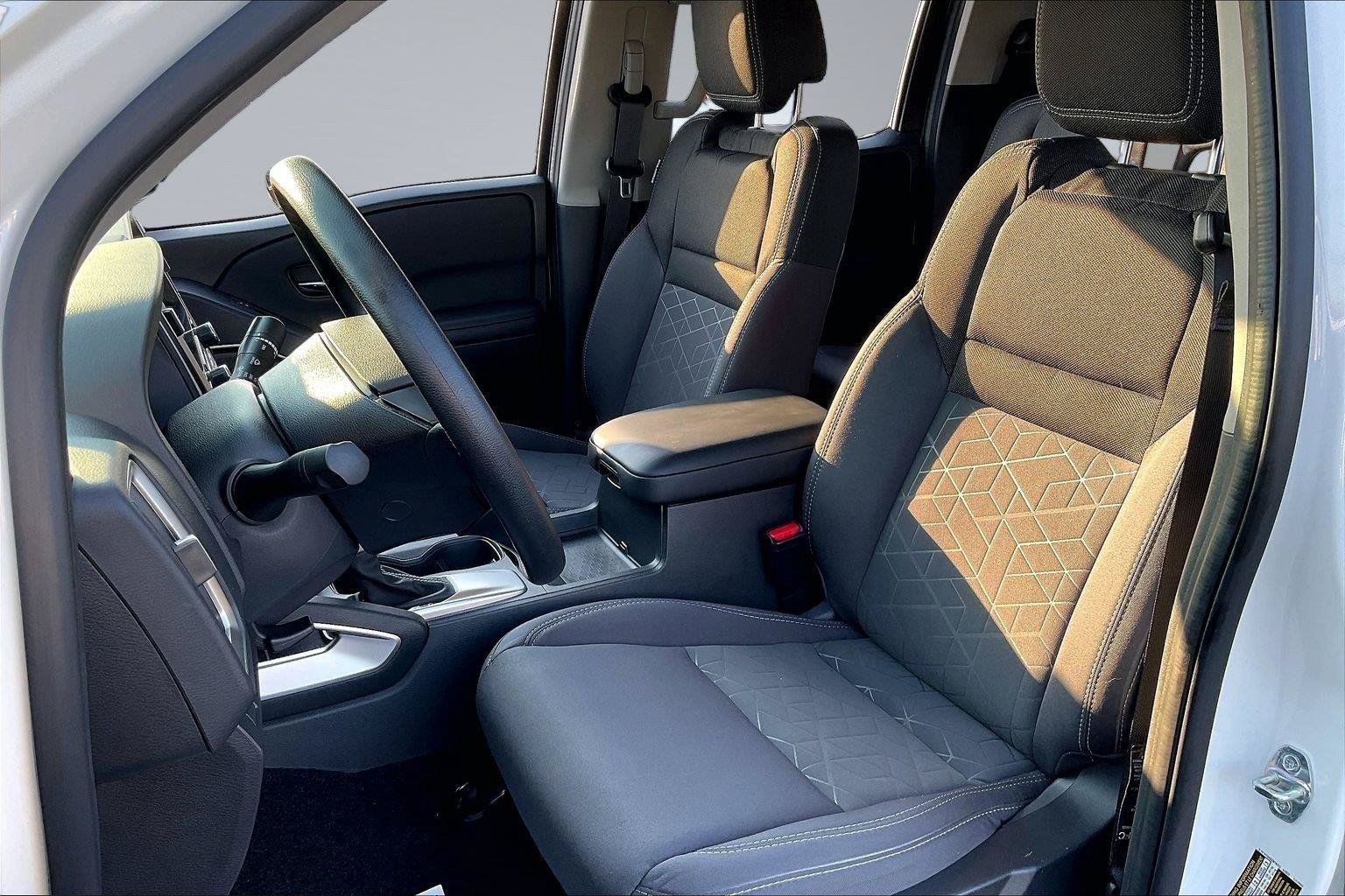 Certified 2025 Nissan Frontier SV RWD image 25