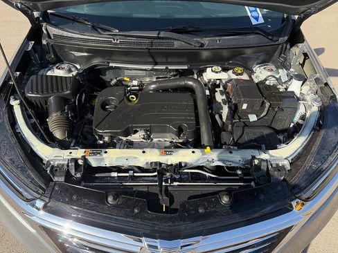 Used 2023 Chevrolet Equinox Premier AWD/4WD image 13