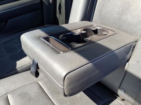 Used 2023 GMC Yukon XL SLT AWD/4WD image 16