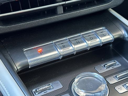 Certified 2024 Lincoln Nautilus Premier image 22