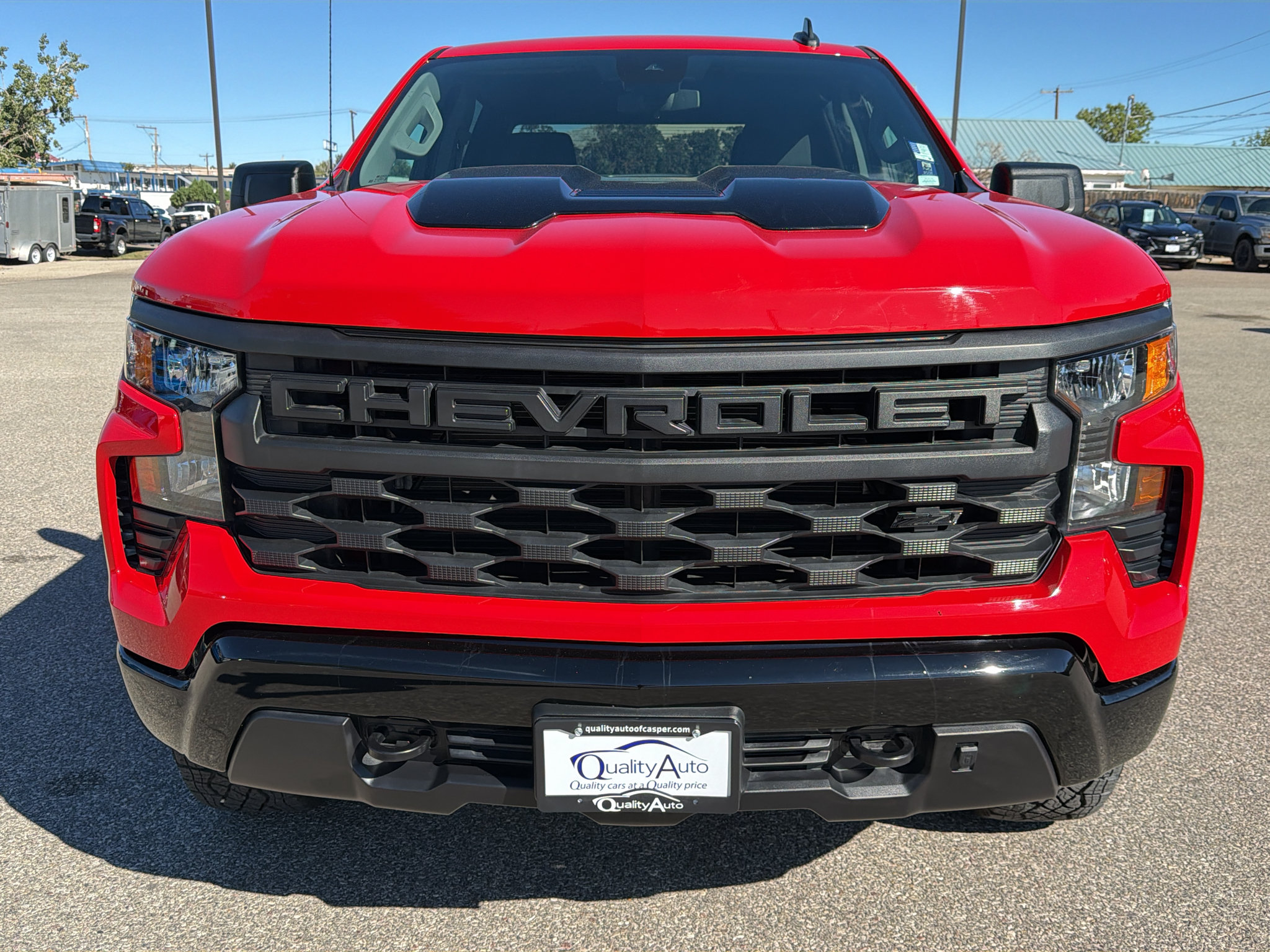 Used 2025 Chevrolet Silverado 1500 Custom Trail Boss w/ Dark Appearance Package AWD/4WD image 4