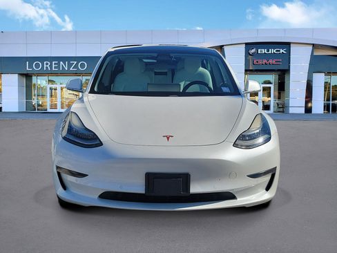 Used 2020 Tesla Model 3 Standard Range image 2