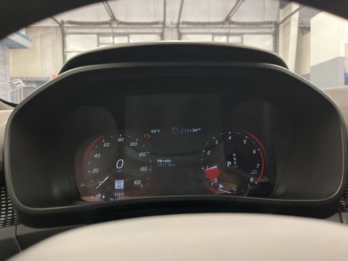 Used 2022 Volvo XC40 T5 R-Design w/ Advanced Package image 16