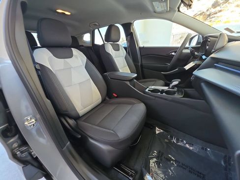Used 2026 Chevrolet Trax LS w/ LS Convenience Package FWD image 28