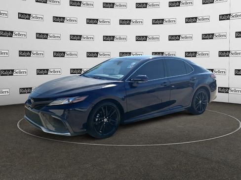 Used 2022 Toyota Camry XSE image 2