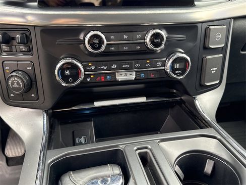 Used 2021 Ford F150 Lariat w/ Equipment Group 502A High image 30