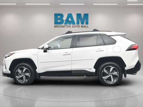 Used 2023 Toyota RAV4 SE w/ Weather & Moonroof Package AWD/4WD image 4