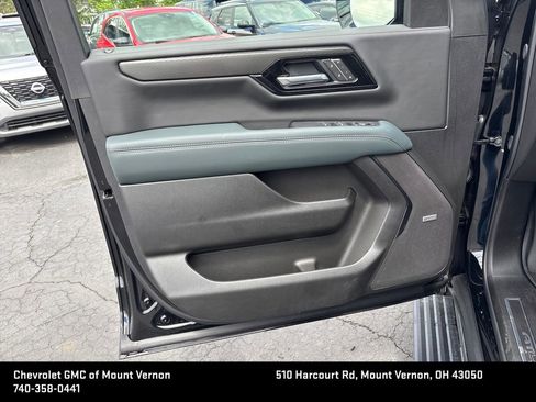 New 2026 GMC Yukon XL AT4 w/ AT4 Premium Plus Package AWD/4WD image 14