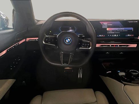 Certified 2026 BMW i5 eDrive40 w/ M Sport Package AWD/4WD image 5
