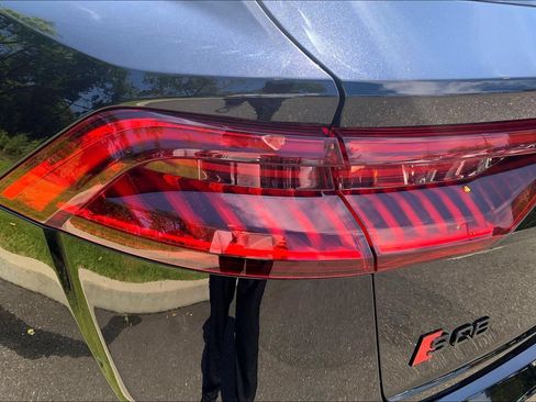 Used 2021 Audi SQ8 Prestige w/ Prestige Package AWD/4WD image 28