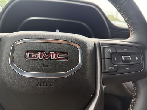 Certified 2023 GMC Yukon AT4 w/ AT4 Premium Plus Package AWD/4WD image 31