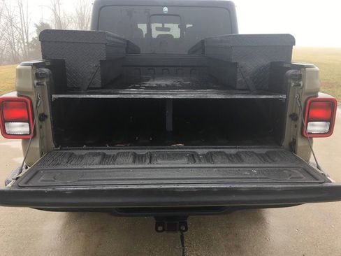 Used 2020 Jeep Gladiator Overland image 29