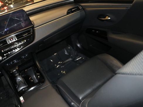 Used 2023 Lexus ES 350 w/ Premium Package image 17