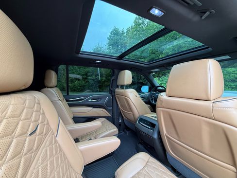 Used 2022 Cadillac Escalade ESV Sport w/ Touring Package AWD/4WD image 25
