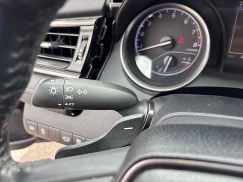 Used 2023 Toyota Camry SE image 16