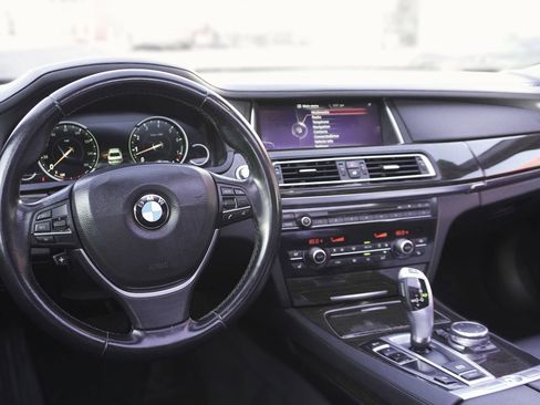 Used 2015 BMW 740Li RWD image 9
