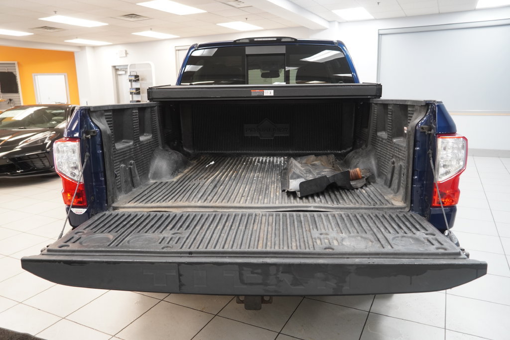 Used 2018 Nissan Titan SV w/ SV Convenience Package AWD/4WD image 25