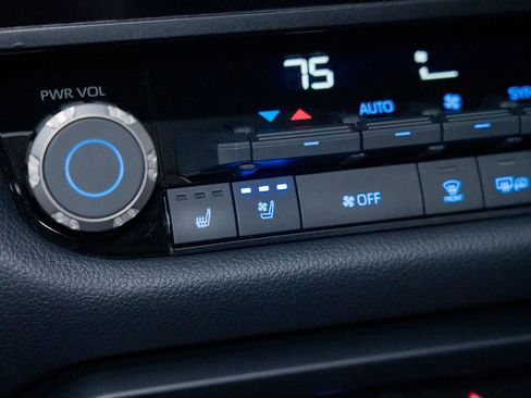 Used 2024 Toyota Tundra Limited image 62