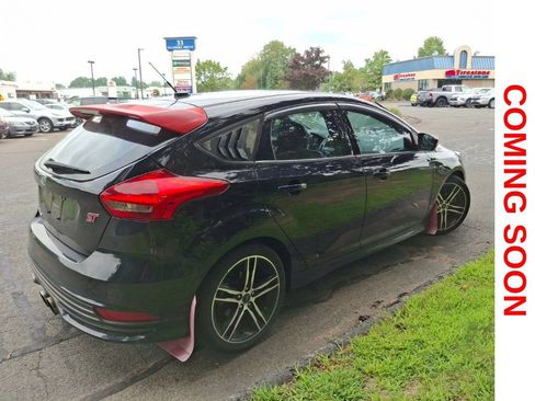 Used 2018 Ford Focus ST w/ Equipment Group 401A FWD image 5