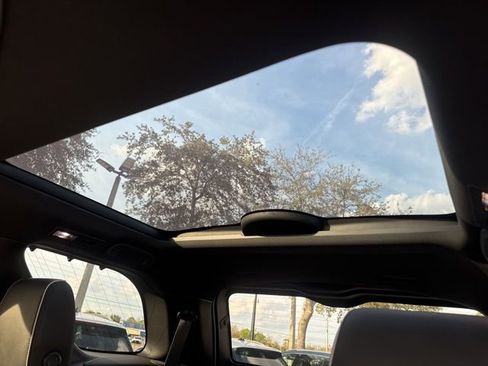 Used 2021 Land Rover Discovery HSE R-Dynamic image 26