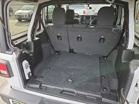 Used 2021 Jeep Wrangler Unlimited Sport image 31