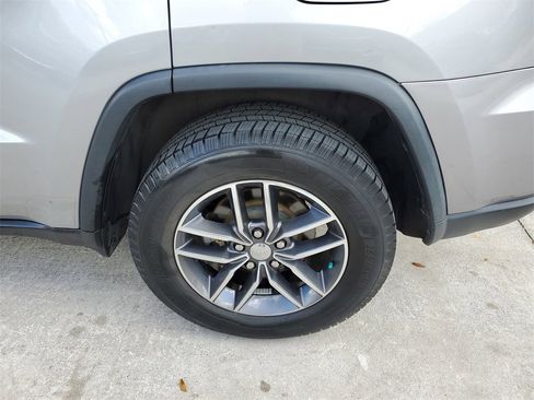 Used 2018 Jeep Grand Cherokee Limited w/ Luxury Group II image 8