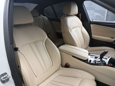 Used 2018 BMW 540i xDrive image 21