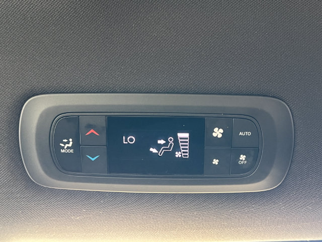 Used 2025 Chrysler Pacifica Select FWD image 36