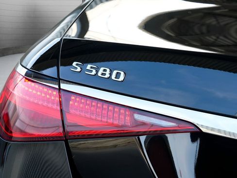 Used 2023 Mercedes-Benz S 580 4MATIC Sedan image 17
