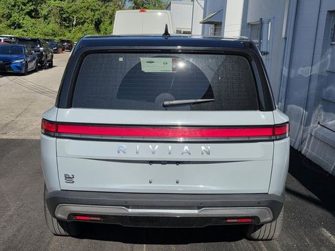 Used 2025 Rivian R1S Adventure AWD/4WD image 3